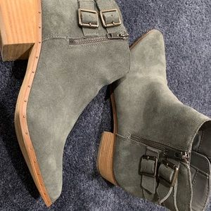 Size 9.5 Gray Suede Bleecker &Bond Zippered Booties